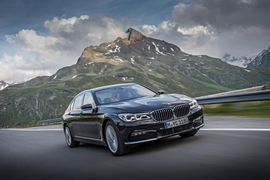  BMW 740Le xDrive (G12) 2015 года  (WW) (фото 14 из 41)